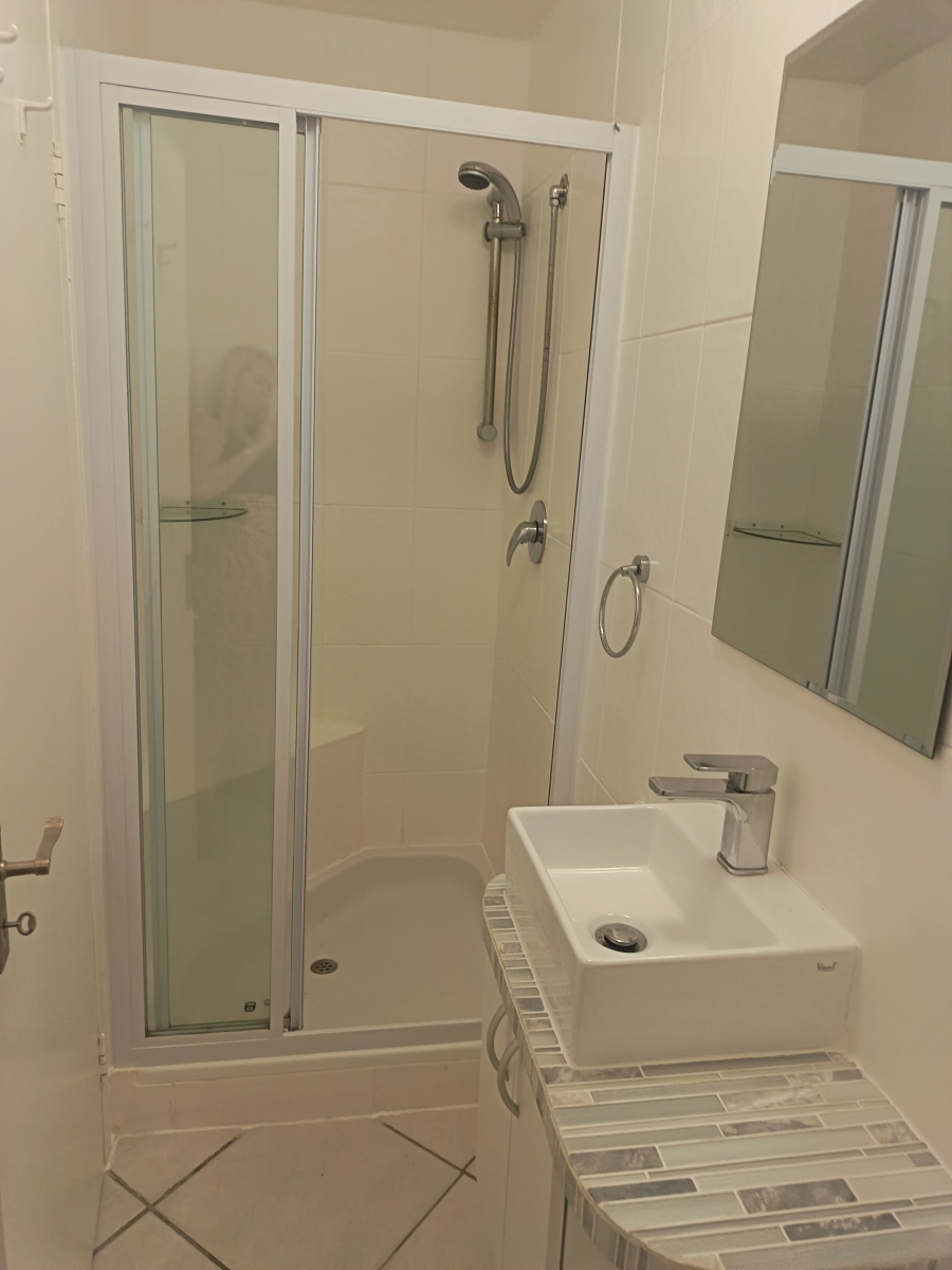 To Let 2 Bedroom Property for Rent in Paradise Beach Western Cape